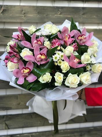 Букет цветов из: Розы и Хризантемы в Пестяках