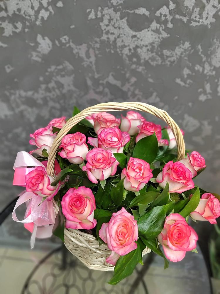 Цветочная композиция из Розы в корзине в Пестяках