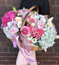 Цветочная композиция из Розы, Хризантемы, Пионы и Лизиантусы в корзине #REPLACE_PRED# Пестяках