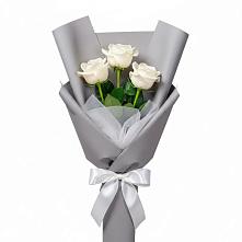 Букет 3 белые розы в Пестяках