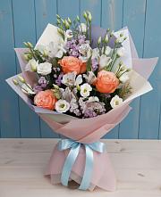 Букет цветов из:  Лизиантусы, Розы, Альстромерии и Гипсофила в Пестяках