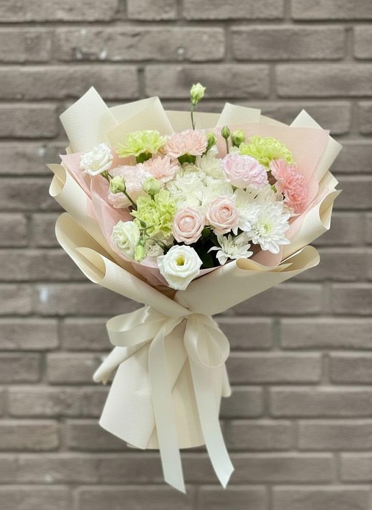 Букет цветов из: Гвоздики, Розы, Лизиантусы и Хризантемы в Пестяках