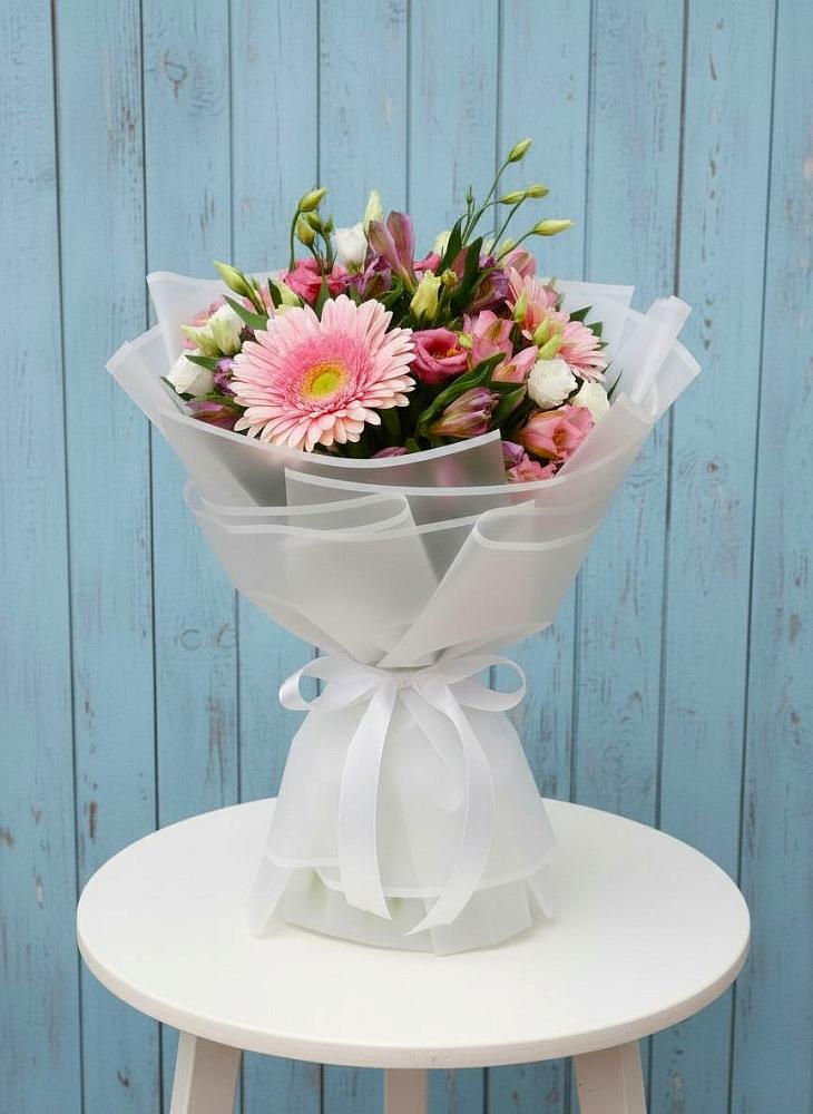 Букет цветов из: Герберы, Альстромерии и Лизиантусы в Пестяках