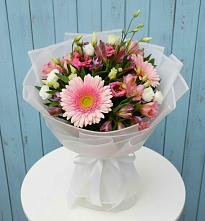 Букет цветов из:  Герберы, Альстромерии и Лизиантусы #REPLACE_PRED# Пестяках