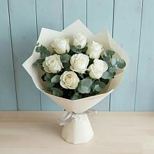 Букет Белые розы в Эвкалипте в Пестяках