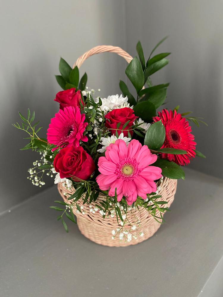 Цветочная композиция из Розы, Хризантемы и Герберы в корзине в Пестяках