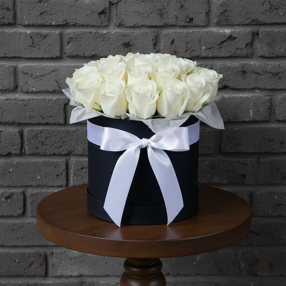 Цветочная композиция из Розы в шляпной коробке в Пестяках