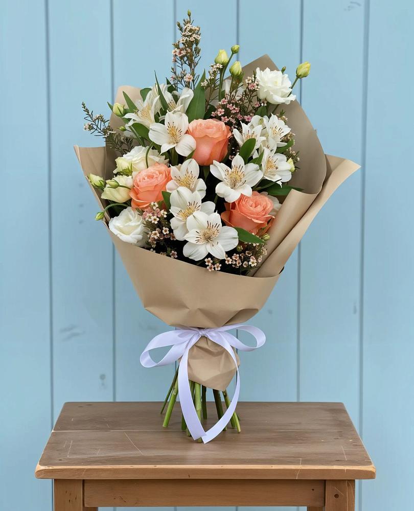 Букет цветов из: Альстромерии, Лизиантусы, Розы и Хризантемы в Пестяках