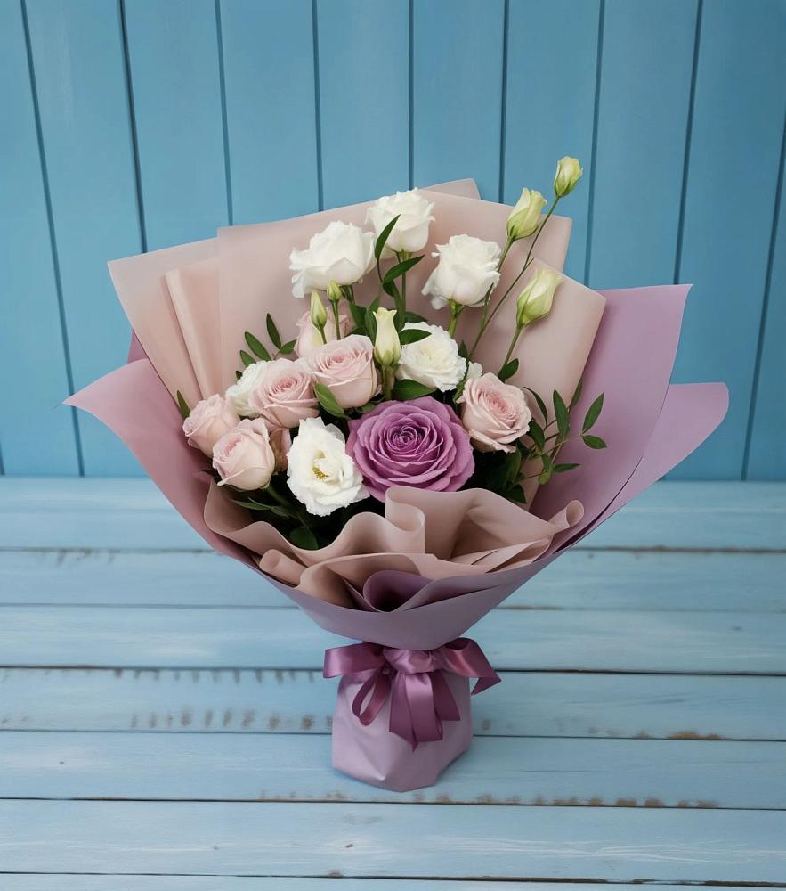 Букет цветов из: Розы и Лизиантусы в Пестяках